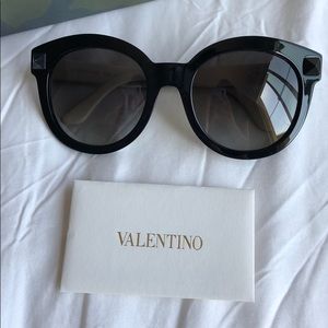 Valentino New luxury designer sunglasses